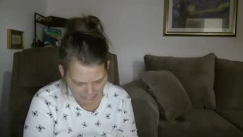 Snapshot of comebackpussy chatting on 24, 12, 2024 comeback pussy online show from 24, 12, 2024