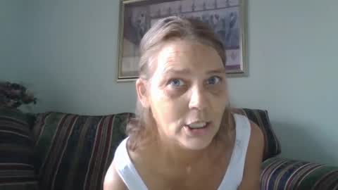 Snapshot of comebackpussy chatting on 27, 10, 2025 comeback pussy online show from 27, 10, 2025