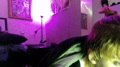 cometzcum online show from 18, 9, 2025