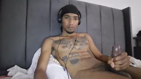 Snapshot of comoseria1927realg4life chatting on 24, 5, 2026 comoseria1927realg4life online show from 24, 5, 2026