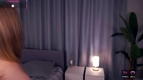 Snapshot of constanceglascov chatting on 14, 10, 2025 Hello im Sofia Welcme to my room .More hugs and kiss for you online show from 14, 10, 2025