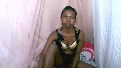 coquine_lara online show from 1, 6, 2026