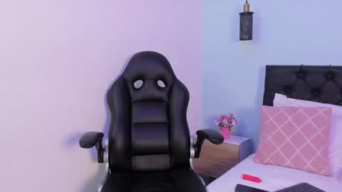 Carol Jhones  online show from 23, 10, 2025