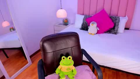 Carol Jhones  online show from 12, 11, 2025