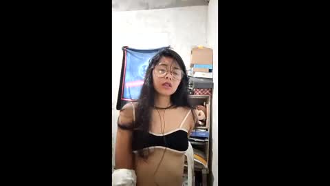Snapshot of coralinebane chatting on 6, 3, 2026 coralinebane online show from 6, 3, 2026