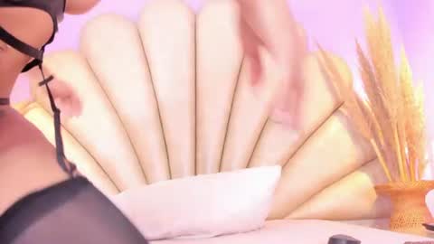 Snapshot of coralinejoness chatting on 8, 8, 2026 Juana Michelle 3 online show from 8, 8, 2026