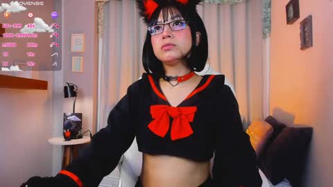 Coral Stefani online show from 7, 12, 2024