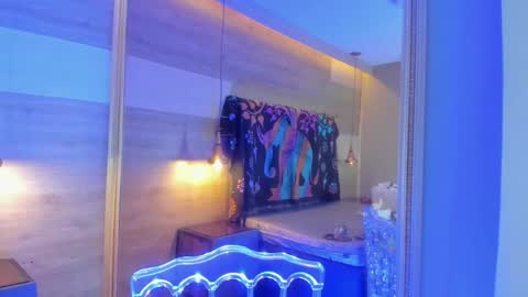 Cori online show from 25, 4, 2026