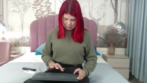 corineray online show from 13, 10, 2025