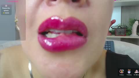 Snapshot of cortney_tayler chatting on 23, 10, 2025 cortney tayler online show from 23, 10, 2025