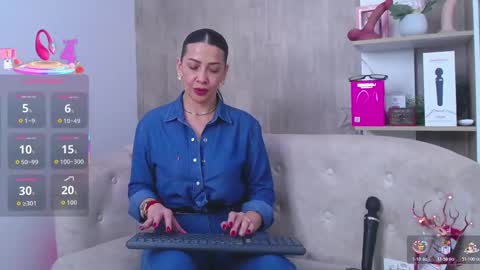 Snapshot of cortney_tayler chatting on 29, 10, 2025 cortney tayler online show from 29, 10, 2025