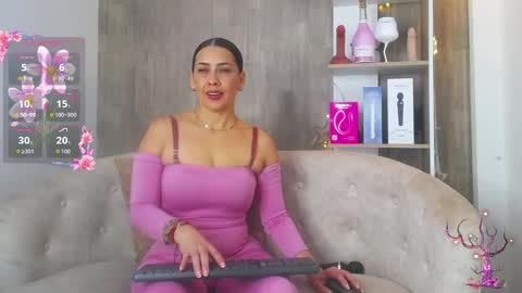 Snapshot of cortney_tayler chatting on 15, 11, 2025 cortney tayler online show from 15, 11, 2025