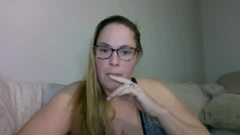 Snapshot of countrylovin2018 chatting on 24, 11, 2025 Fallen Angel 21 online show from 24, 11, 2025