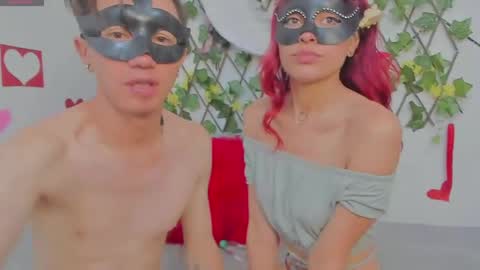 couple_2533 online show from 5, 4, 2026