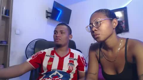 Snapshot of couple_hot0240129 chatting on 5, 12, 2025 couple_hot0240129 online show from 5, 12, 2025