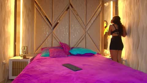 Snapshot of couple_hot_2025 chatting on 18, 11, 2025 Ricardo Isabella online show from 18, 11, 2025