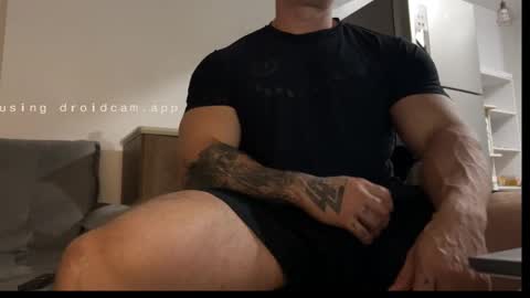 Snapshot of couplemuscle40 chatting on 22, 10, 2025 couplemuscle40 online show from 22, 10, 2025