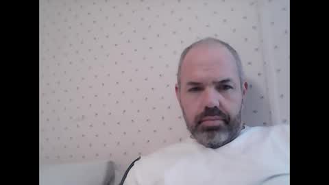 Snapshot of coupleofbucks chatting on 1, 11, 2025 coupleofbucks online show from 1, 11, 2025