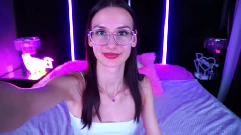 cozymell online show from 4, 3, 2025