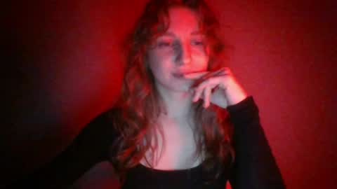 crazy_kisses_ online show from 8, 4, 2026