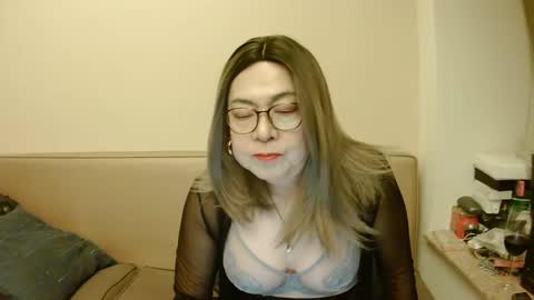 Kelly   online show from 1, 3, 2025