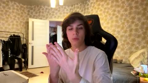 Snapshot of crazyskinnyyy chatting on 3, 6, 2026 skinnybimmy online show from 3, 6, 2026