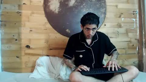  CAMILA Y SEBASTIAN online show from 24, 1, 2025