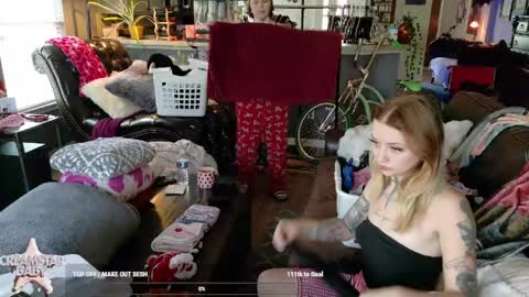 Snapshot of creamstarbaby chatting on 11, 5, 2026 CHEETA KITTEN online show from 11, 5, 2026