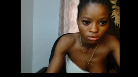 Snapshot of creamy_girl2 chatting on 19, 1, 2026 Creamy girl2 online show from 19, 1, 2026