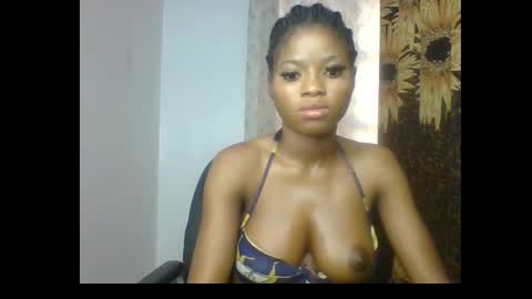 Snapshot of creamy_girl2 chatting on 19, 2, 2026 Creamy girl2 online show from 19, 2, 2026