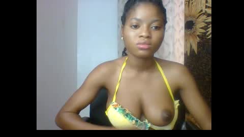 Snapshot of creamy_girl2 chatting on 27, 2, 2026 Creamy girl2 online show from 27, 2, 2026