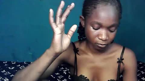 Snapshot of creamyxsugar chatting on 31, 10, 2025 creamyxsugar online show from 31, 10, 2025