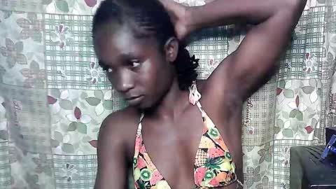 Snapshot of creamyxsugar chatting on 2, 11, 2025 creamyxsugar online show from 2, 11, 2025