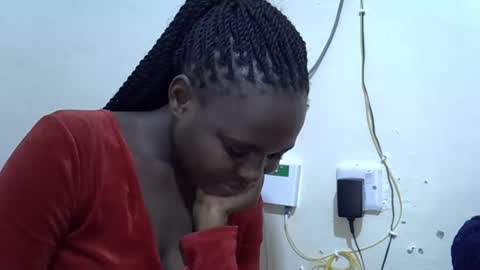 Snapshot of creamyypussyy chatting on 14, 10, 2025 creamyypussyy online show from 14, 10, 2025