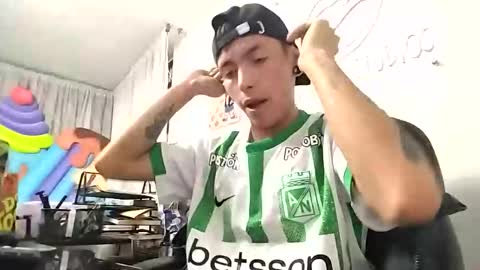 Snapshot of criiscs chatting on 4, 11, 2025 criiscs online show from 4, 11, 2025