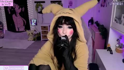Snapshot of crimsonkitten chatting on 15, 6, 2026 Crimson Kitten online show from 15, 6, 2026