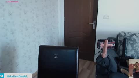 cris_tinne online show from 28, 10, 2025