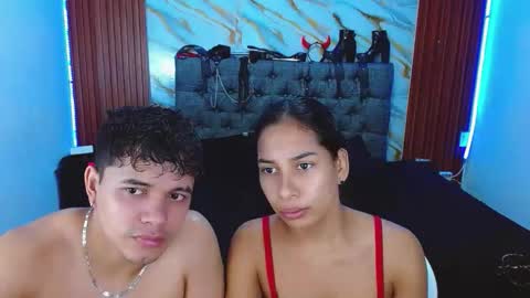 Snapshot of crisandmery chatting on 11, 1, 2026 CRISANDMERY online show from 11, 1, 2026