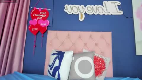 Snapshot of crisevanz18 chatting on 21, 2, 2025 Cris Evanz online show from 21, 2, 2025