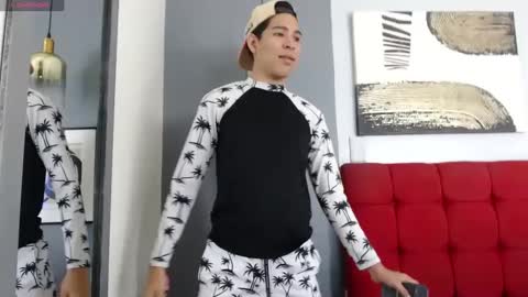 Snapshot of crisevanz18 chatting on 28, 2, 2025 Cris Evanz online show from 28, 2, 2025