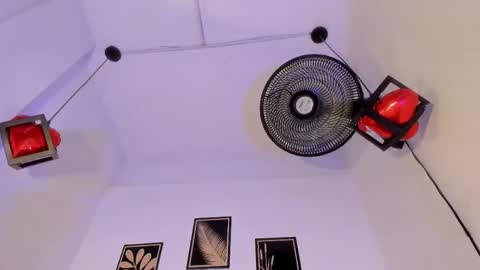 criss_zuri online show from 9, 4, 2026