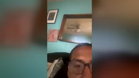 Snapshot of crissgee chatting on 19, 7, 2026 daddygee online show from 19, 7, 2026