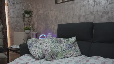 Snapshot of crissy_love chatting on 2, 12, 2024 crissy_love online show from 2, 12, 2024