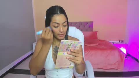 Snapshot of cristal_crossfit chatting on 24, 2, 2026 Cristal online show from 24, 2, 2026