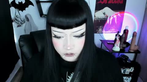 Snapshot of cristal_kosh chatting on 4, 8, 2026 Cris online show from 4, 8, 2026