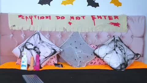 Snapshot of cristal_moon01 chatting on 13, 10, 2025 cristal_moon01 online show from 13, 10, 2025