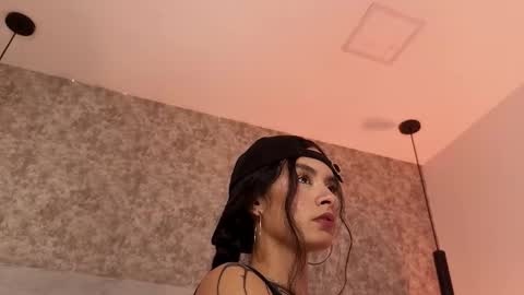 Snapshot of cristal_roberts_ chatting on 21, 12, 2025 Cristal online show from 21, 12, 2025