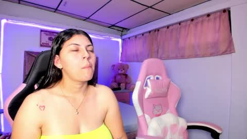 Snapshot of cristal_smith20 chatting on 4, 6, 2026 cristal_smith20 online show from 4, 6, 2026