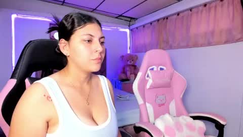 Snapshot of cristal_smith20 chatting on 5, 6, 2026 cristal_smith20 online show from 5, 6, 2026