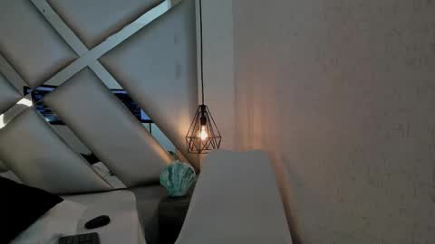cristalevans_vc online show from 6, 10, 2025